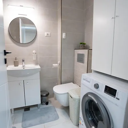 Luno * Βουκουρέστι